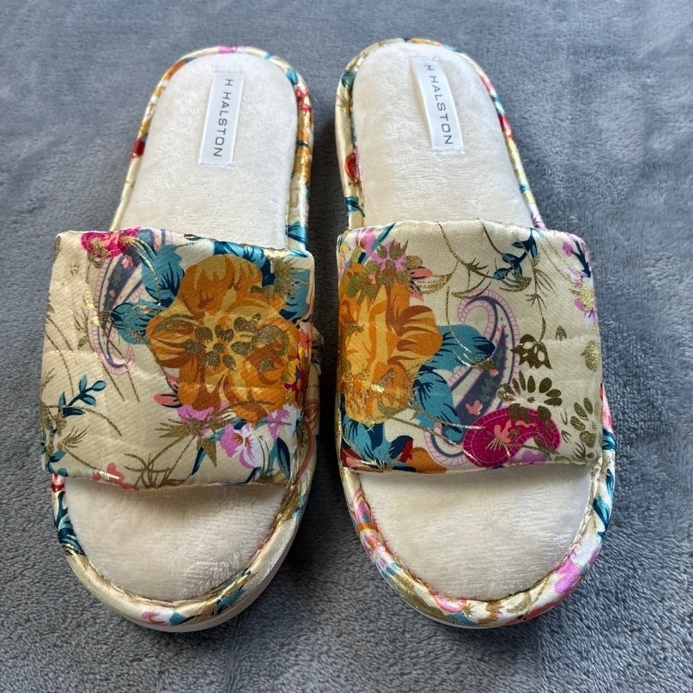 H Halston Women's Size Small 6/7 Floral Satin Slide Slippers Cream Gold Paisley